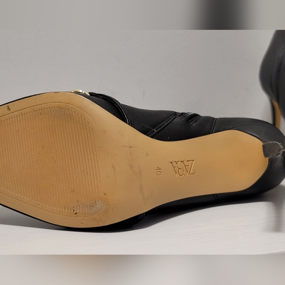 ZARA GOLD CHAIN FAUX LEATHER ANKLE BOOTS BLACK SIZEUS 9/ EU 40 - Picture 10 of 16